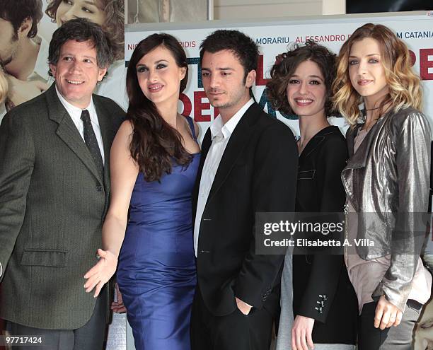 Actors Riccardo Rossi, Isabelle Adriani, Nicolas Vaporidis, Ana Caterina Morariu and Myriam Catania attend "Tutto L'Amore Del Mondo" photocall at...