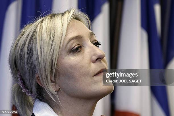Marine Le Pen, tête de liste du Front National dans le Nord/Pas-de-Calais participe à une conférence de presse, le 15 mars 2010 au siège du Front...