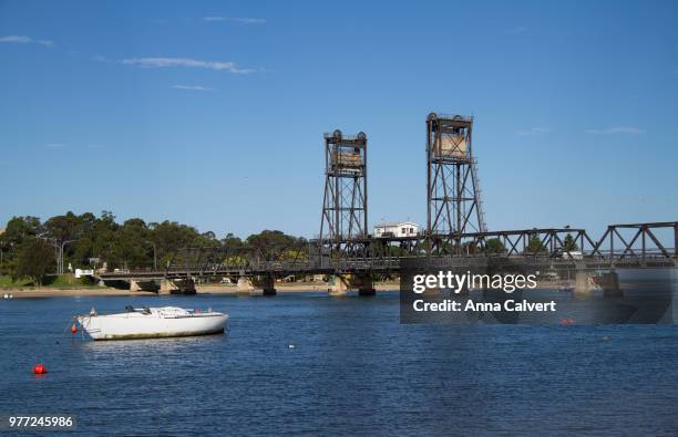 batemans bay bridge - batemans bay stock-fotos und bilder