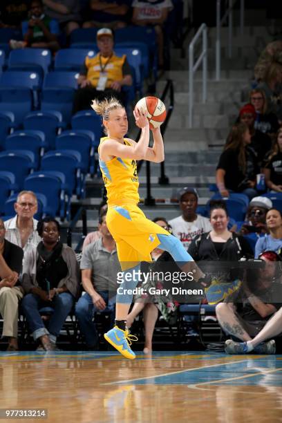 Courtney Vandersloot of the Chicago Sky looks to pass against the Los Angeles Sparks on June 17, 2018 at the Allstate Arena in Rosemont, Illinois....