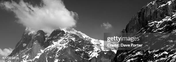 winter snow view over the wetterhorn mountain, grindelwald ski r - wetterhorn stock pictures, royalty-free photos & images