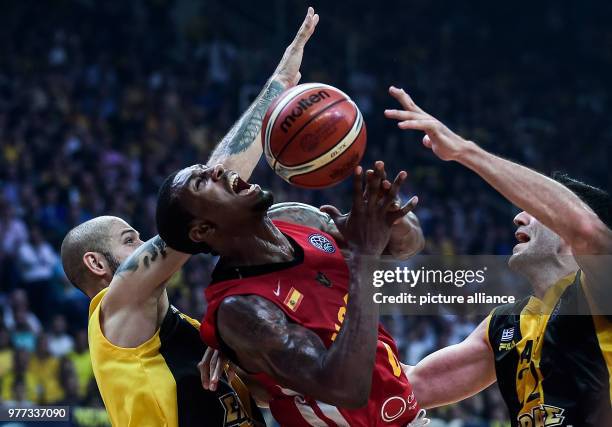 May 2018, Greece, Athens: Basketball, champions league, final four, semi-final. AEK Athen vs UCAM Murcia. UCAM's Augusto Lima in action. Photo:...