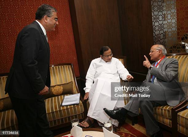 India Today group chairman Aroon Purie with Union Home Minister P Chidambaram and India Today Editor Prabhu Chawla at the India Today Conclave in New...