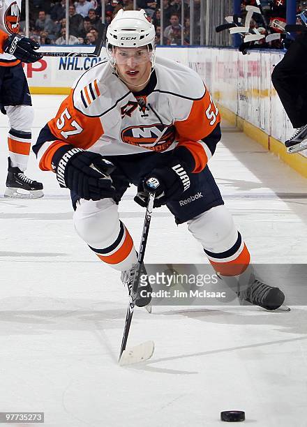 Blake Comeau of the New York Islanders skates against the Chicago Blackhawks on March 2, 2010 at Nassau Coliseum in Uniondale, New York. The Isles...