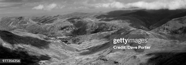 dovedale valley, from - dovedale stockfoto's en -beelden