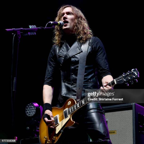 Dan Hawkins of The Darkness performs supporting Hollywood Vampires at Manchester Arena on June 17, 2018 in Manchester, England.