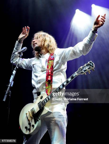 Justin Hawkins of The Darkness performs supporting Hollywood Vampires at Manchester Arena on June 17, 2018 in Manchester, England.