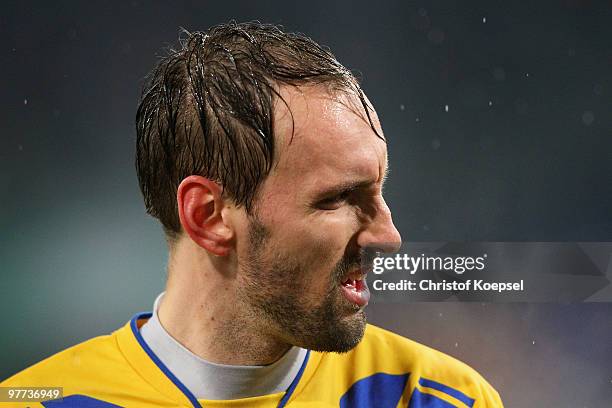 Tom Starke of Duisburg looks dejected after losing 0-1 the second Bundesliga match between MSV Duisburg and 1860 Muenchen at the MSV Arena on March...