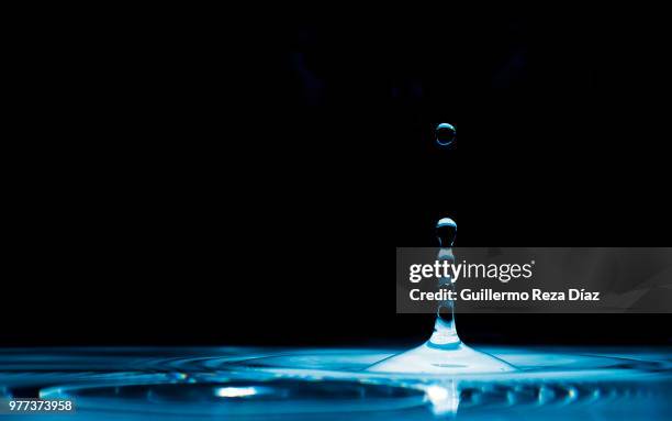 ritmo de agua, luz y sombras. - sombras stock pictures, royalty-free photos & images