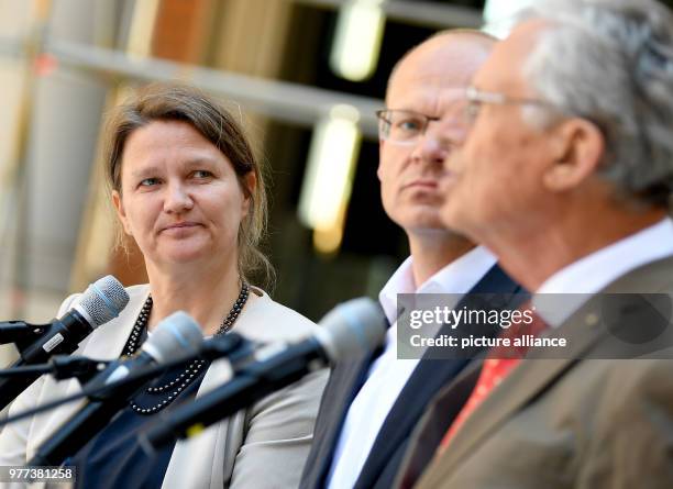May 2018, Germany, Berlin: Andrea Zietzschmann, director of the members of the Berliner Philharmonie , Johannes Wien, board spokesperson Foundation...