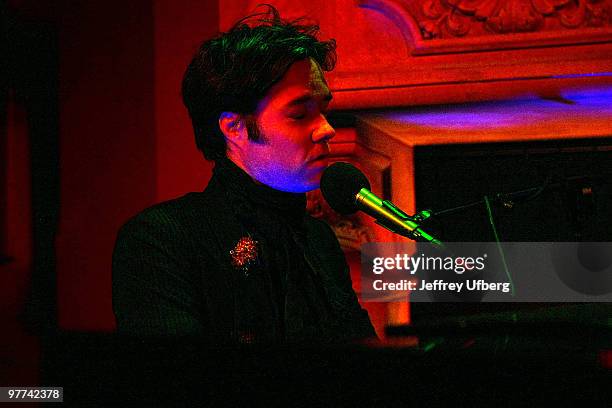 Musician Rufus Wainwright performs live at the Rose Bar Sessions at the Gramercy Park Hotel on March 15, 2010 in New York City.