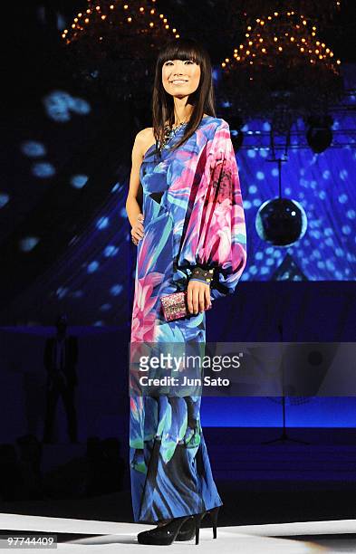 Newly crowned 2010 Miss Universe Japan Maiko Itai performs during the 2010 Miss Universe Japan final competition at Grand Prince Hotel New Takanawa...