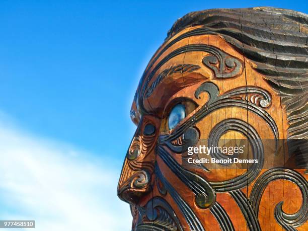 traditional maori carving - maori carving stock pictures, royalty-free photos & images