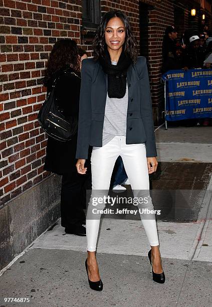 Actress Zoe Saldana visits "Late Show With David Letterman" at the Ed Sullivan Theater on December 14, 2009 in New York City.