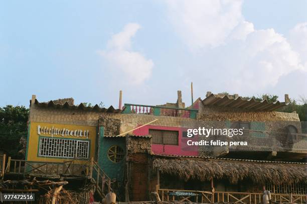 casa en la playa - en casa stock pictures, royalty-free photos & images