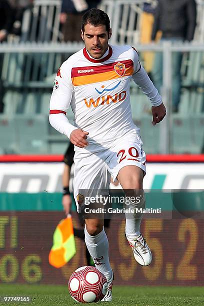 Simone Perrotta of AS Roma in action during the Serie A match between AS Livorno Calcio and AS Roma at Stadio Armando Picchi on March 14, 2010 in...