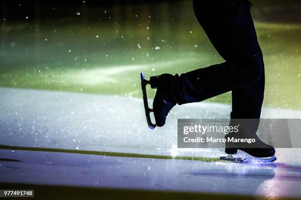 skating - patinaje artístico fotografías e imágenes de stock