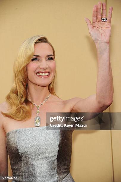 Actress Kate Winslet arrives at the 82nd Annual Academy Awards at the Kodak Theatre on March 7, 2010 in Hollywood, California.