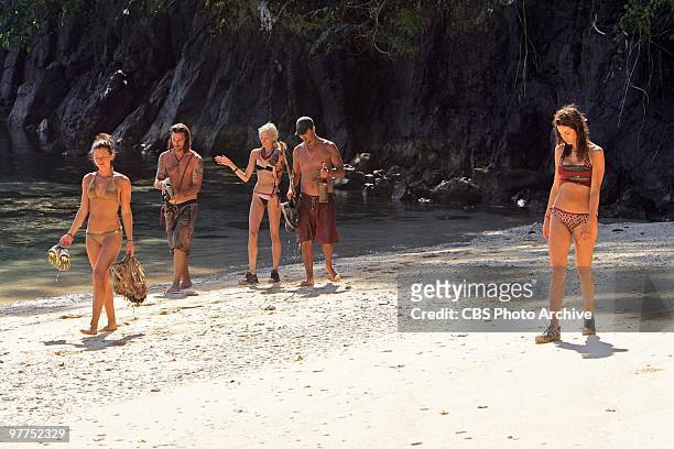 Parvati Shallow, Benjamin "Coach " Wade, Courtney Yates, Rob Mariano and Danielle DiLorenzo, during the fifth episode of SURVIVOR: HEROES VS....