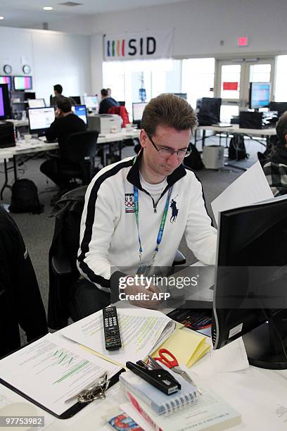 Desk on February 25 during the Vancouver 2010 Olympic Winter Games. AFP PHOTO / STEPHANIE LAMY