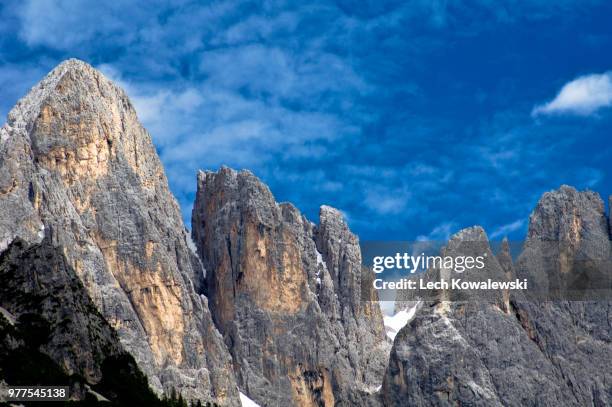 these majestic mountains - lech valley stock-fotos und bilder