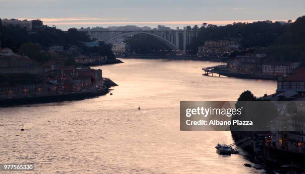 rio duero oporto - albano stockfoto's en -beelden