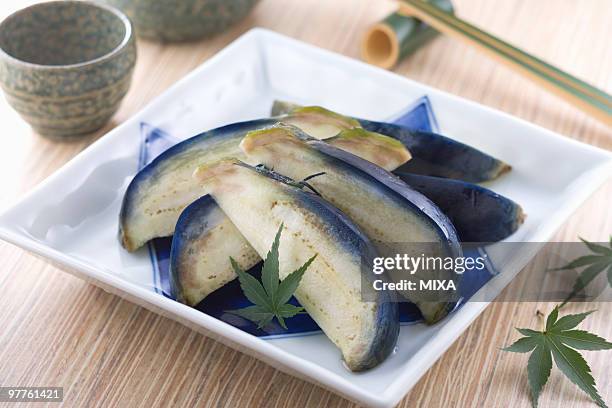 egg plant pickles - sliced pickles - fotografias e filmes do acervo