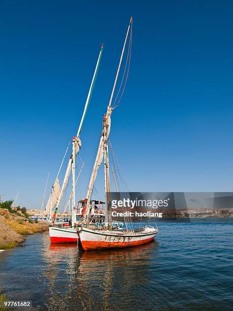 felucca boats on nile river - haoliang stock pictures, royalty-free photos & images