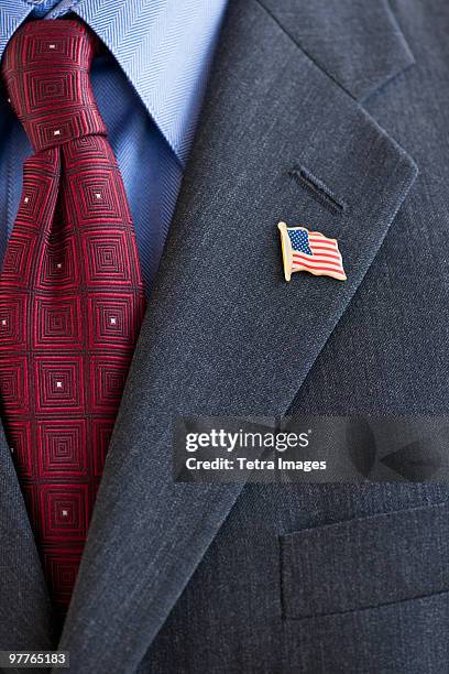 business suit with pin of american flag on lapel - lapel 個照片及圖片檔