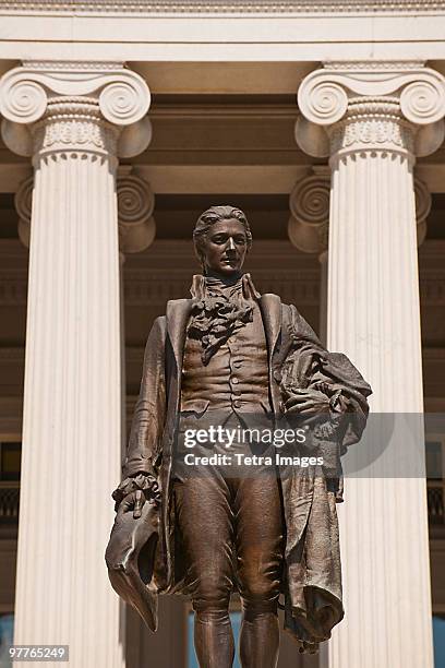 statue of alexander hamilton - alexander hamilton fotografías e imágenes de stock