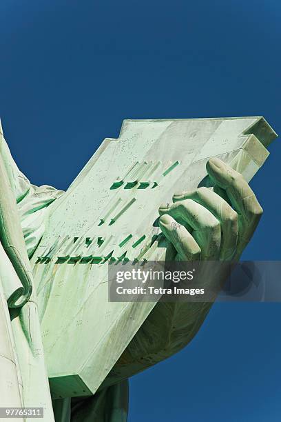 statue of liberty - römische zahl stock-fotos und bilder
