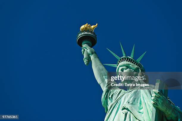 statue of liberty - statue of liberty new york city stock pictures, royalty-free photos & images