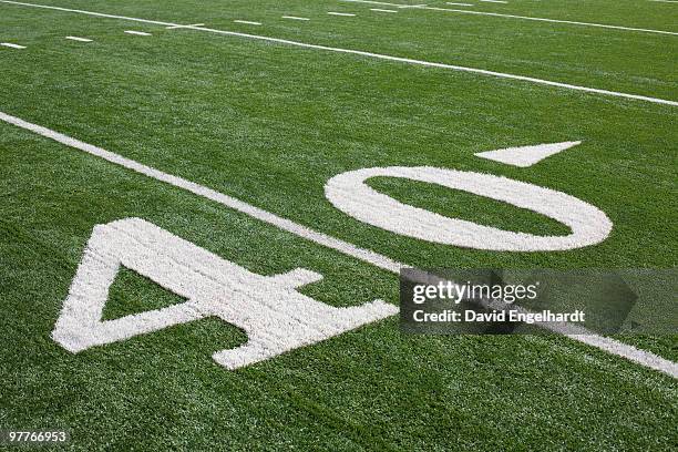 forty yard line - forty yard line stock pictures, royalty-free photos & images