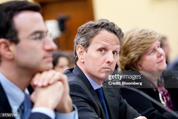 Peter Orszag, director of the U.S. Office of Management and Budget, left, Timothy Geithner, U.S. Treasury secretary, center, and Christina Romer,...