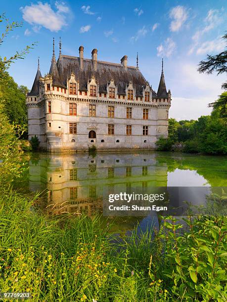 france, loire valley, chateau azay le rideau - burg stock-fotos und bilder