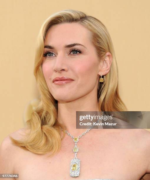 Actress Kate Winslet arrives at the 82nd Annual Academy Awards at the Kodak Theatre on March 7, 2010 in Hollywood, California.