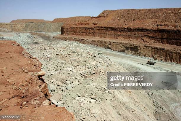 Unlum Rocks 157 Uranium Rock Stock Photos, High-Res Pictures, and Images - Getty Images