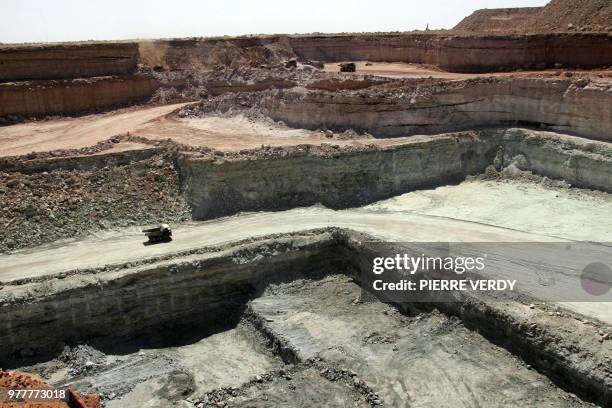 Unlum Rocks 170 Uranium Rock Stock Photos, High-Res Pictures, and Images - Getty Images