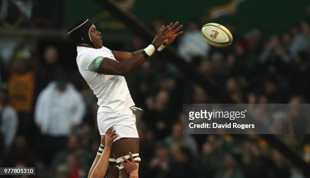 Maro Itoje of England catches the ball during the second test match between South Africa and England at Toyota Stadium on June 16, 2018 in...