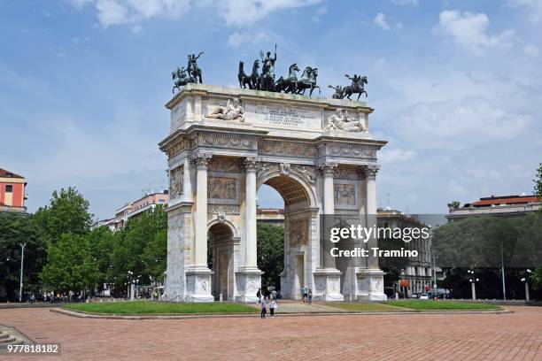 arco della pace porta sempione a milano - arco della pace foto e immagini stock