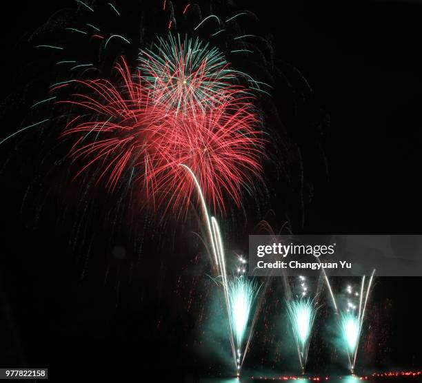 37 Dry Ice Explosion Stock Photos, High-Res Pictures, and Images ...