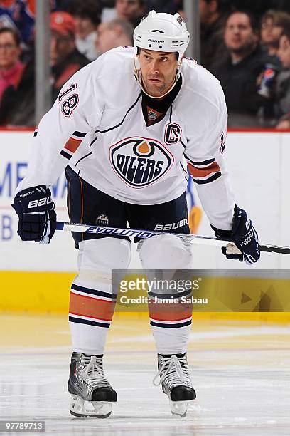 Forward Ethan Moreau of the Edmonton Oilers waits for a face off against the Columbus Blue Jackets on March 15, 2010 at Nationwide Arena in Columbus,...