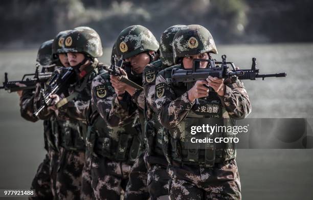 On the afternoon of December 20 a group of recruits were drilling at the training base of the Public Security Frontier Defense Corps in Fujian,...