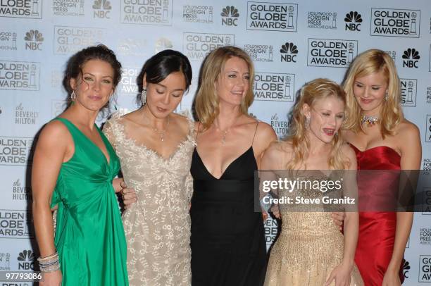 Evangeline Lilly, Yunjin Kim, Cynthia Watros, Emilie de Ravin and Maggie Grace of "Lost", winner of Best Television Series - Drama