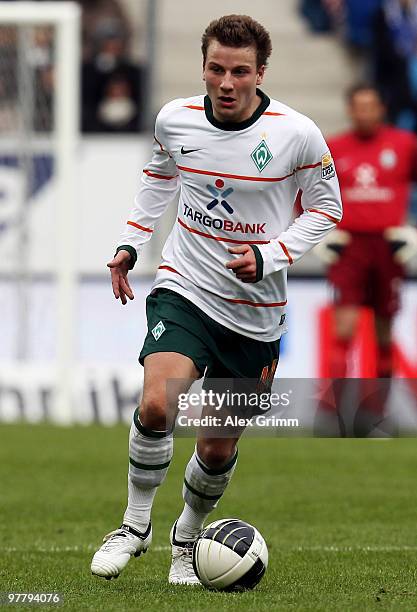 Philipp Bargfrede of Bremen runs with the ball during the Bundesliga match between 1899 Hoffenheim and Werder Bremen at the Rhein-Neckar Arena on...