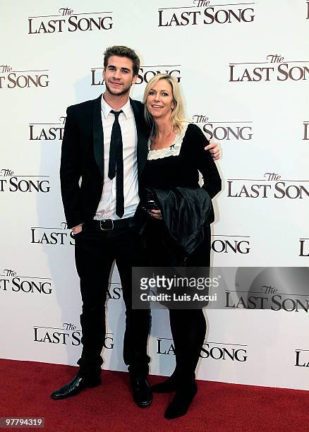 Actor Liam Hemsworth arrives with mother Leonie to the Australian premiere of "The Last Song" at the Village Jam Factory on March 17, 2010 in...