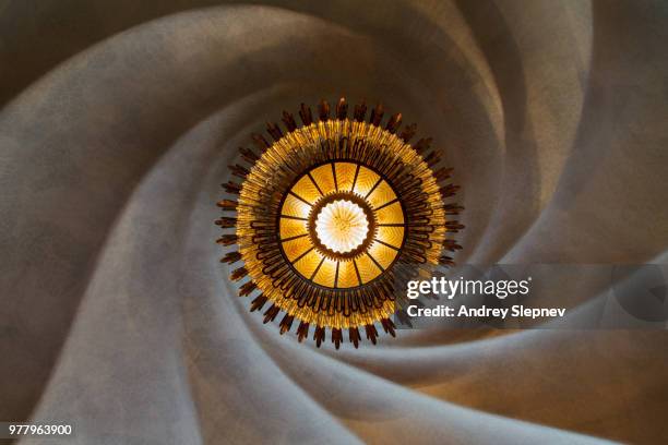 ceiling - antonio gaudi fotografías e imágenes de stock