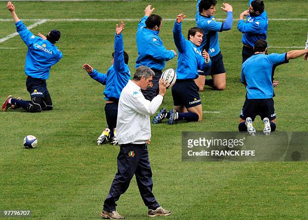 Italy�s rugby union national team's coach Nick Mallet leads his team's captain's run training session on March 13, 2010 at the Stade de France in...