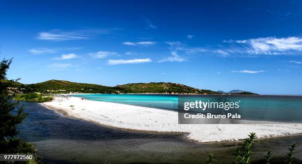 spiaggia porto taverna - sardegna sardinia - spiaggia stock pictures, royalty-free photos & images