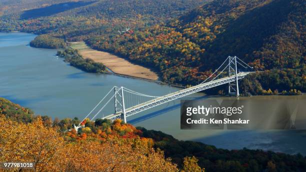 bear mountain bridge - bear mountain bridge stock pictures, royalty-free photos & images